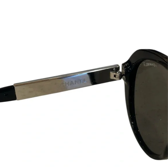 CHANEL 5269 CC Logo Oversized Cat-Eye Sunglasses Black & Silver - Picture 9 of 13